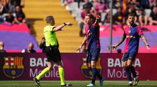 Frenkie de Jong: Từ Chỉ Trích Đến Huyền Thoại Barcelona