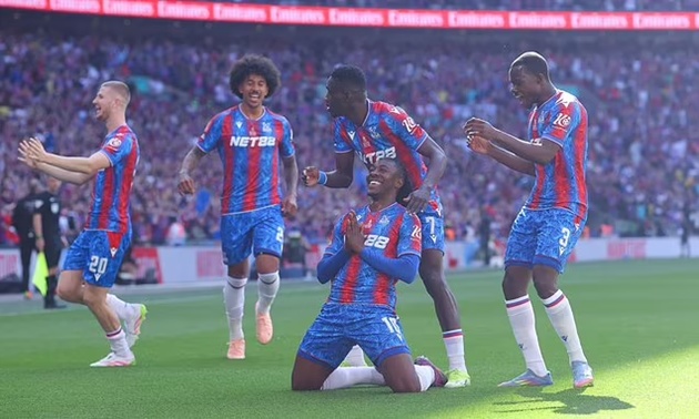 Henderson tỏa sáng, Crystal Palace tạo nên cú sốc lịch sử trước Manchester City