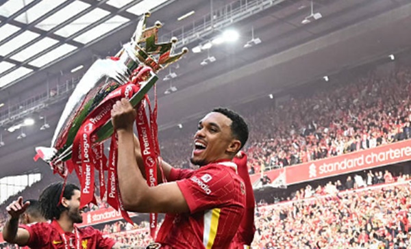 HLV Arne Slot tiếc nuối khi Trent Alexander-Arnold chia tay Liverpool