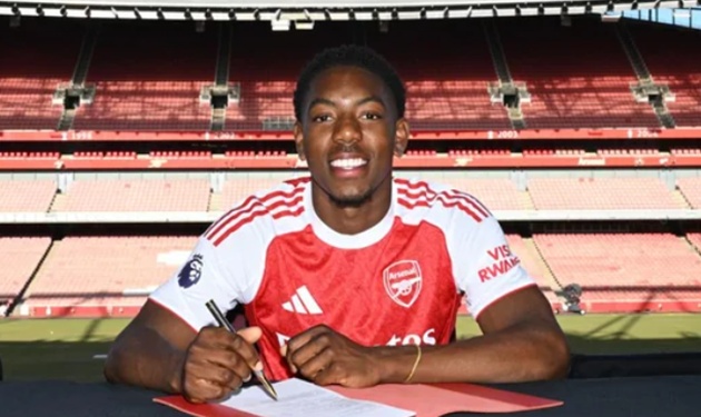 Arsenal thắt chặt hợp đồng với tài năng trẻ Myles Lewis-Skelly, phá tan giấc mơ của Real Madrid