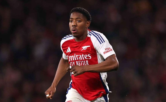 Arsenal thắt chặt hợp đồng với tài năng trẻ Myles Lewis-Skelly, phá tan giấc mơ của Real Madrid